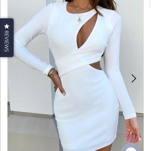 Gorgeous white dress with cut-outs !